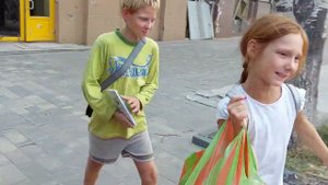 Мариуполь уже узнают дети!кем работает та самая Алина?