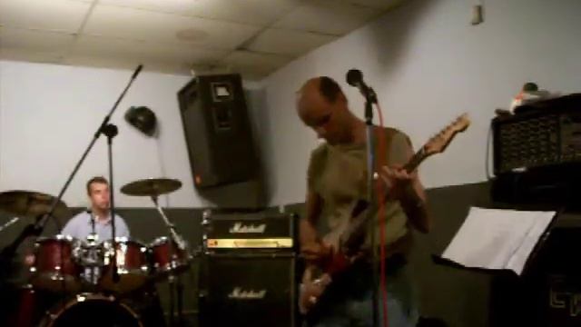 Old Rocker Jamming with Paul Lucenti (bass) смотреть онлайн
