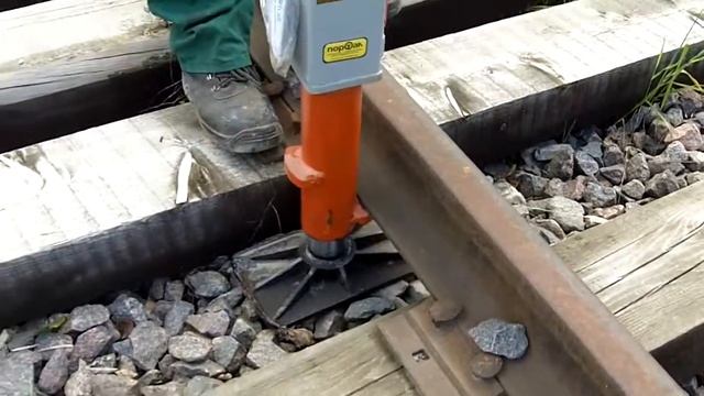 Домкрат путевой гидравлический ДПГ-12/200 железнодорожный смотреть онлайн