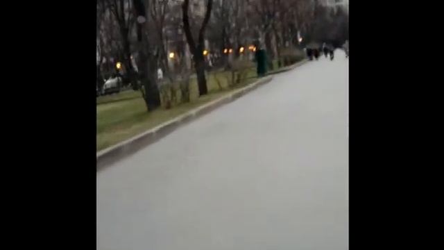 На работу на моноколесе смотреть онлайн