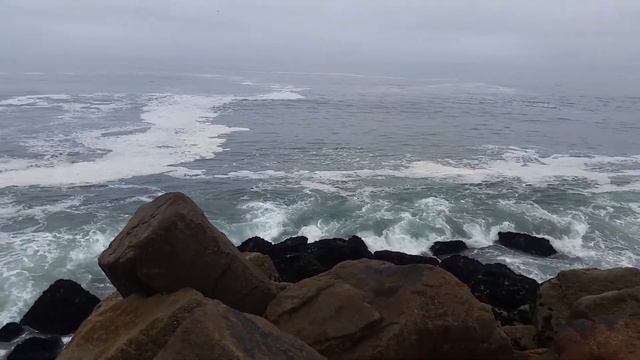 Волнорезы в Португалии смотреть онлайн