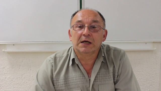 Поворот направо вместе с крупногабаритным длинномерным транспортным средством смотреть онлайн