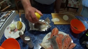 МИКРОВОЛНОВКА -  ГОРБУША С ЛИМОНОМ .