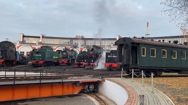 Паровозы и электрички. Станция Подмосковная. Steam trains at Podmoskovnaya station. смотреть онлайн