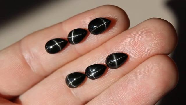 Диопсиды лот из 6 камней 11,63 карата