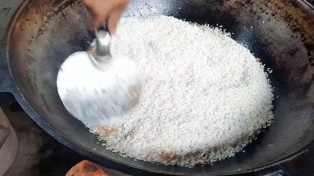 Популярная уличная еда Узбекистана,как готовят плов в столовых, дёшево но очень вкусно| Street food
