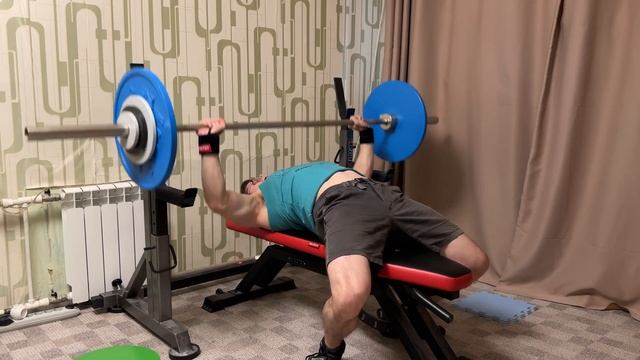 Рекорд во ФРАНЦУЗСКОМ жиме. Тренировка по жиму лежа. смотреть онлайн
