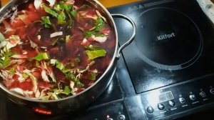 Приготовив, обязательно повторишь. Украинские щи или борщ - капустняк. Очень вкусно.