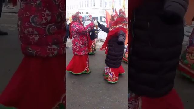 Масленица 2018 года. Подпеваю☺Архивное видео.Омск.