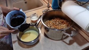 Шоколадная колбаска с печеньем и орехами (без выпечки). Рецепт моей бабушки.