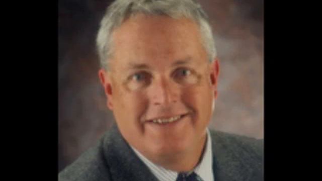 Steve Blair talks with fellow councilman John Hanna's wife, self loathing latina. смотреть онлайн