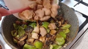 Готовлю через день. Очень вкусная подливка с мясом, грибами и болгарским перцем