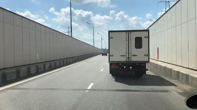 Почему не стоит покупать свою грузовую машину, перевозки оборудования из Щелково в Троицк.