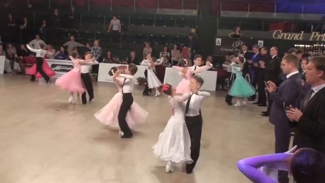 Дорошенко Максим и Абрамова Анна. Гран при Квик степ Стандарт смотреть онлайн