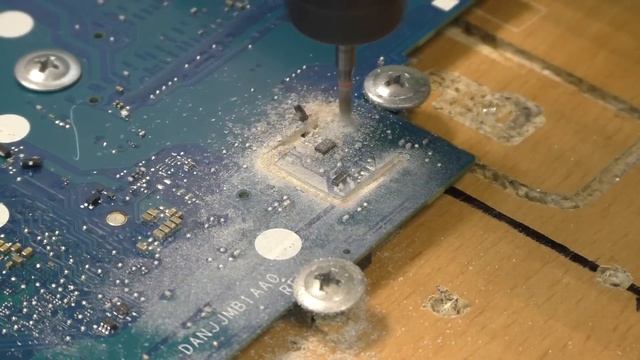 Lenovo Legion 5, у которых тоже нехило подгорает. Нетрадиционные методы ремонта. смотреть онлайн