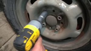 DeWalt DCF880 очень мощный гайковёрт !девалт
