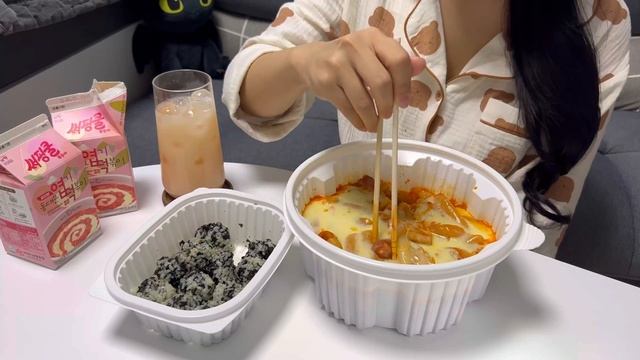 ENG | 4K  탄수화물 파티 ? 자취생 브이로그 | 콘치즈 불닭볶음면. 엽떡. 양파카레. 핫케이크. 스팸파스타. 치즈치킨. 맥주 혼술