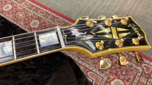 Gibson Custom Shop 1974 Les Paul Custom VOS Aged Classic White #800071 смотреть онлайн