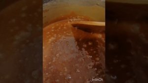 Рецепт домашних ирисок с какао и арахисом.