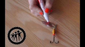 Руки в кровь, но на рыбалку отпустила...