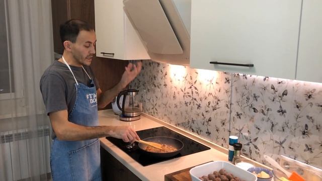 ЗАПЕКАНКА с мясными фрикадельками и сливочно-грибным соусом | Картофельная запеканка смотреть онлайн