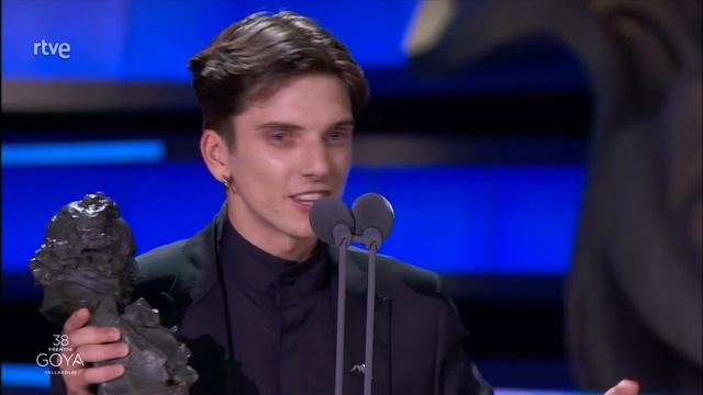 Matías Recalt Ganó el Premio GOYA como Mejor Actor Revelación por "La sociedad de la nieve" 10/2/2 смотреть онлайн