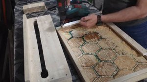 Столик-соты из эпоксидной смолы/table made of epoxy resin