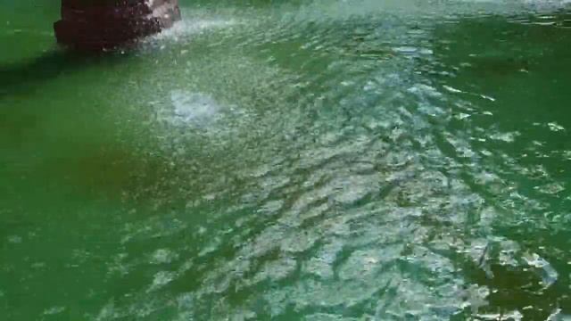 Атмосферное видео. Старый фонтан ул. Черняховского, 72, Софийская сторона, Великий Новгород смотреть онлайн