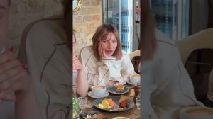 A famous OPERA SINGER joins me in a CAFÉ ??