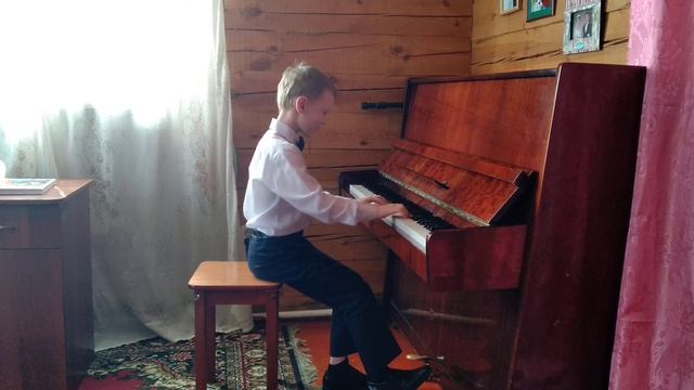 Соната И. Бенда в исполнении Всеволода Синякова смотреть онлайн