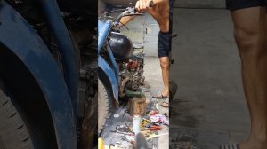 К-750 ищем причину стука.