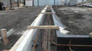 Опалубка  и армирование фундамента