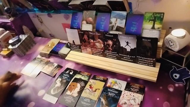 RUNNER CHASER DYNAMIC & A SOULMATE... WHAT'S IT GONNA BE?#tarot #divineguidance #angelnumbers #111