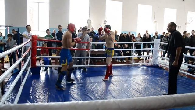 Чемпионат Кировограда кикбоксинг Медведенко   Тютюнник 1 раунд
