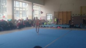 Выступление гимнастки с мячом