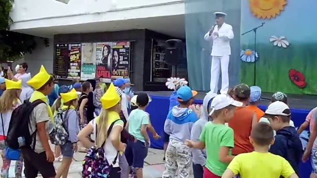 Разучиваем танец "Яблочко" с капитаном Врунгелем смотреть онлайн