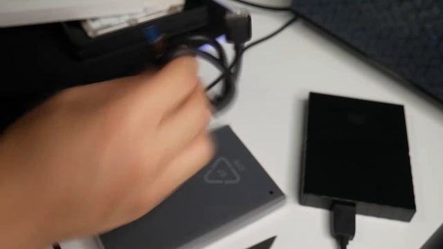 I bought the Cheapest hard drives EVER! (UGREEN Hard drive Cover!) смотреть онлайн