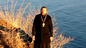 Можно ли носить крестик покойного родственника. Священник Игорь Сильченков.