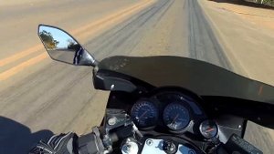 Acceleration Test Suzuki RF900r 1996