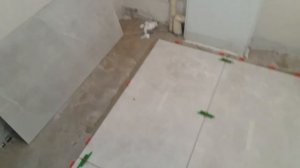 Небольшой обзор туалетной комнаты.Кладка плитки 120×60.