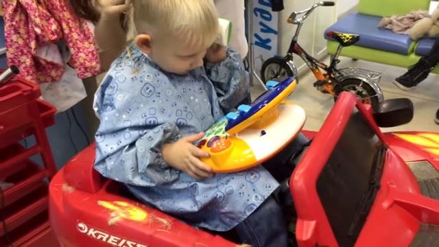 Влог Подстригаемся в детской парикмахерской. Vlogs trimmed in the nursery hairdresser смотреть онлайн