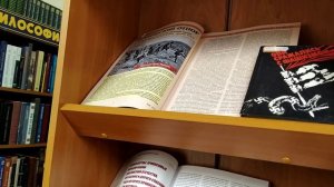 Память нашу не стереть с годами... Книжная выставка.mp4