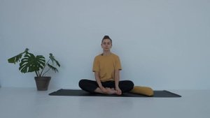 Подушка для медитации. Необходимые условия для практики со скрещенными ногами.