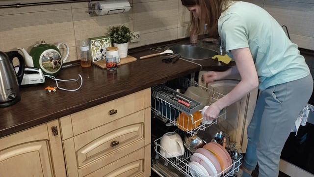 Мои субботние дела. Наше меню на один день. Мотивация: поменяем постельное белье и погладим вещи. смотреть онлайн