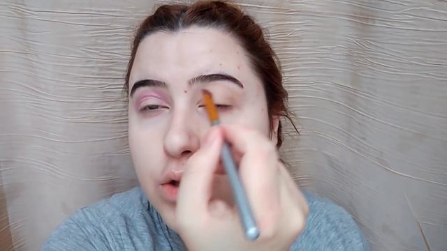 ЯРКИЙ МАКИЯЖ С БЛЁСТКАМИ + болтовня о штукатурке смотреть онлайн