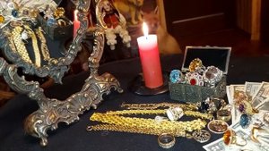 ЗЕРКАЛЬНАЯ ХИТРОСТЬ . ПРИУМНОЖЕНИЕ БОГАТСТВА . СИЛЬНО . для всех . ИНГА ХОСРОЕВА . ВЕДЬМИНА ИЗБА ?