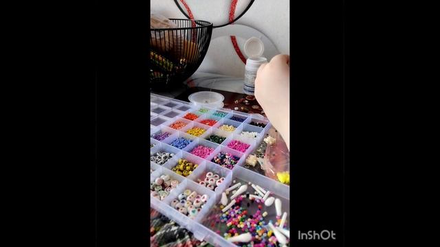 как сплести браслет из бусин?? смотреть онлайн