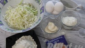 Ленивый пирог с капустой на сковороде