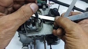 HONDA BRUSH CUTTER GX-35  REPLACE FUEL TANK ASSEMBLY, INTAKE AND EXHAUST VALVE ADJUSTMENT