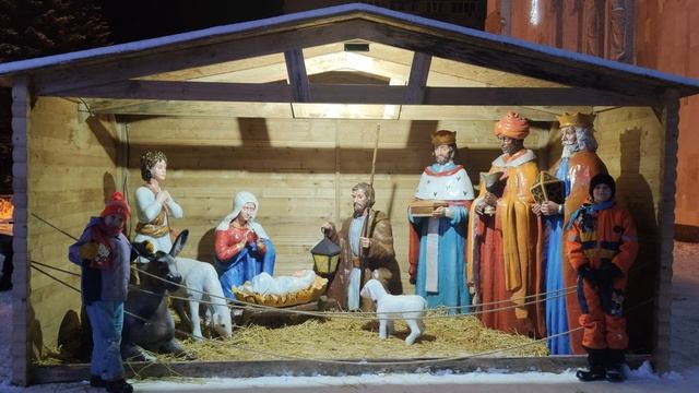 Фотосессия Синичек у экспозиции Рождество христово смотреть онлайн